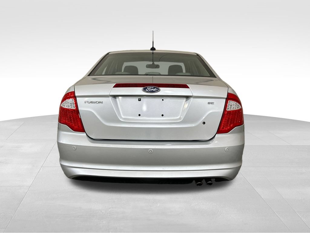 Used 2010 Ford Fusion SE FWD image 4