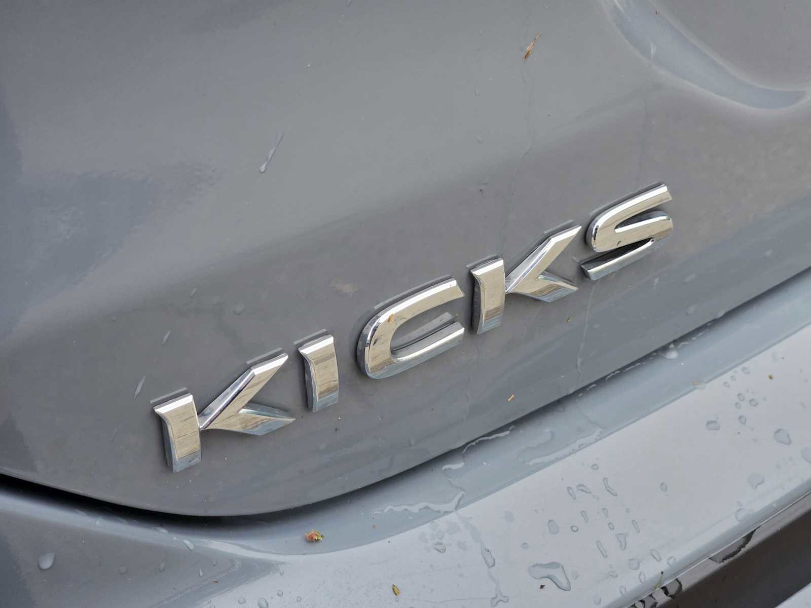 Used 2022 Nissan Kicks SV FWD image 11
