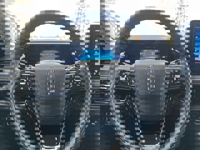 Used 2025 Lincoln Aviator AWD w/ Jet Appearance Package image 27