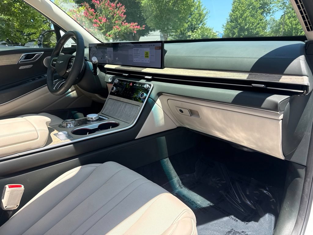 Certified 2025 Genesis GV80 2.5T Advanced AWD/4WD image 32