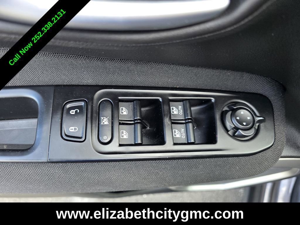 Used 2021 Jeep Renegade Latitude w/ Convenience Group AWD/4WD image 12