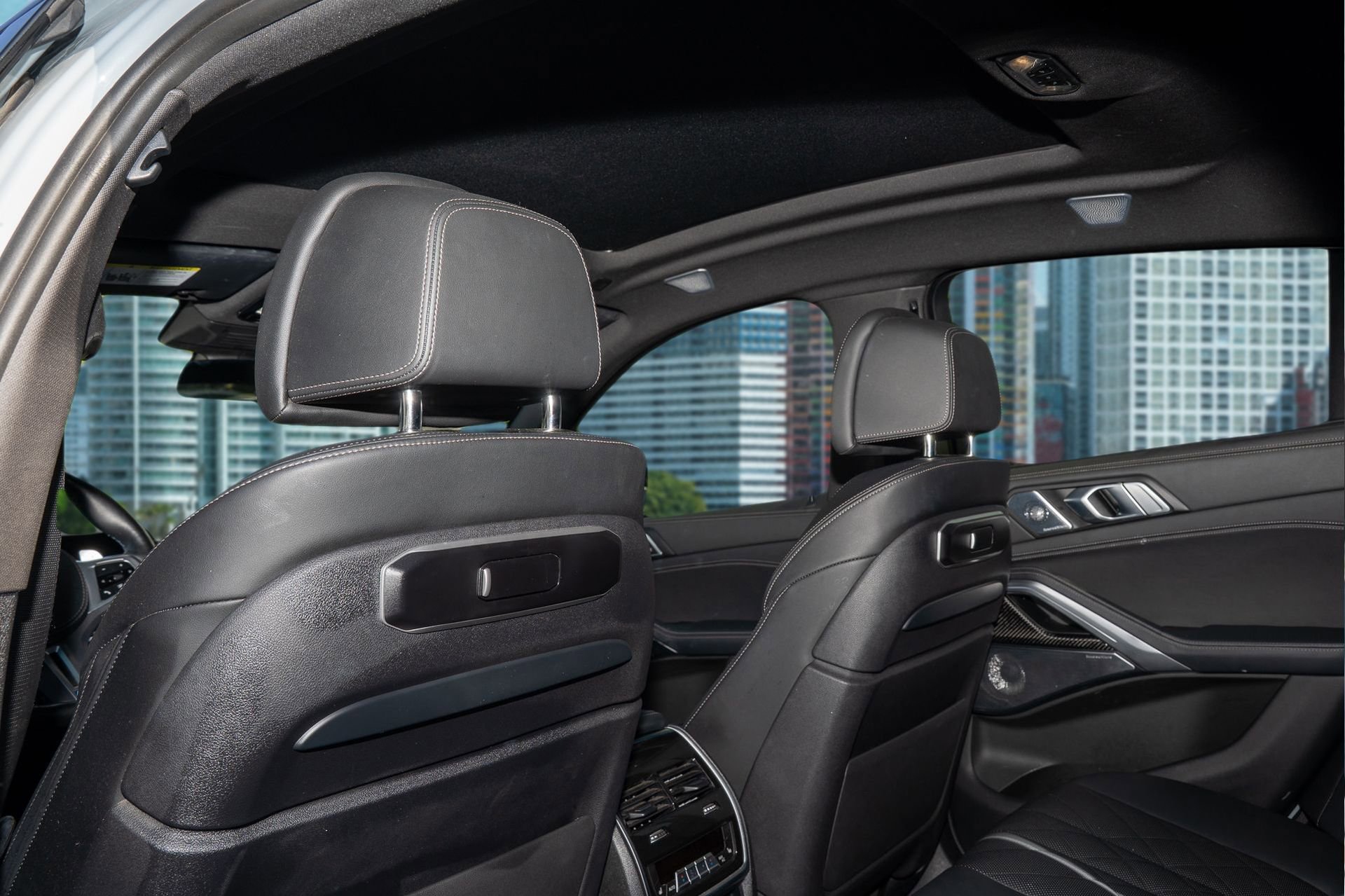 Used 2024 BMW X6 M60i w/ Dynamic Handling Package image 19