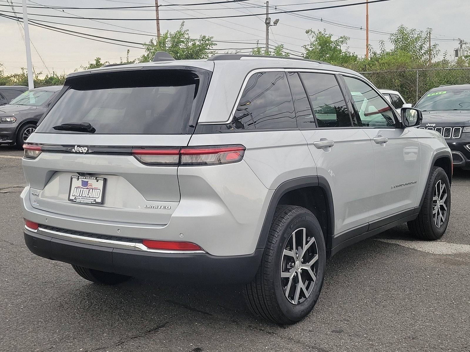 Certified 2023 Jeep Grand Cherokee Limited AWD/4WD image 6