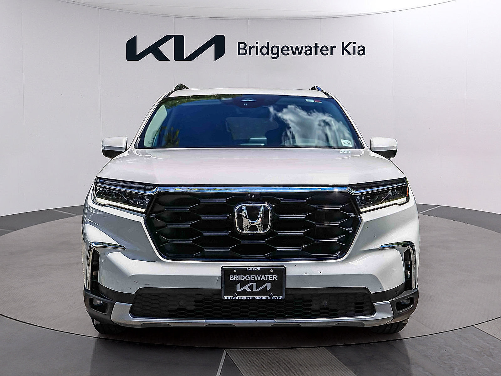 Used 2023 Honda Pilot Elite image 2