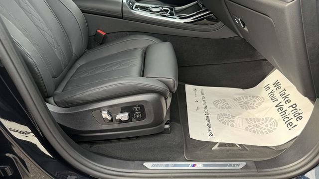 Used 2024 BMW X7 xDrive40i w/ Executive Package AWD/4WD image 21