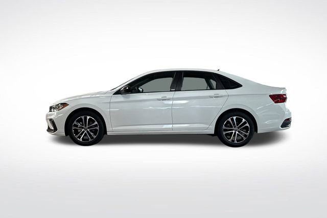 Certified 2025 Volkswagen Jetta Sport image 9