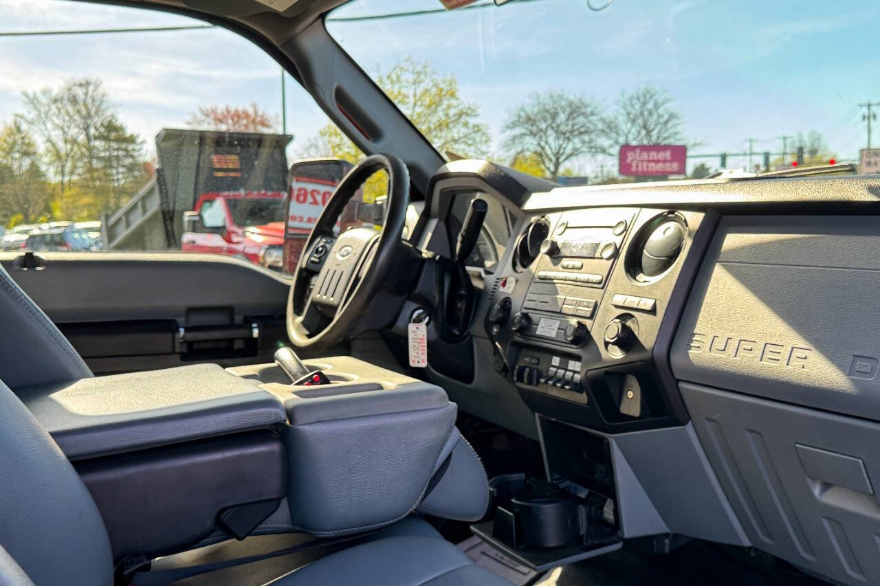 Used 2016 Ford F550 4x4 Regular Cab Super Duty w/ Power Equipment Group image 21