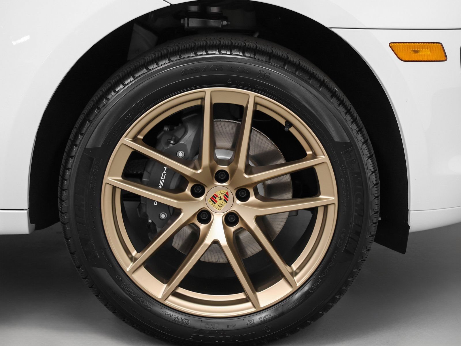 Certified 2025 Porsche Macan AWD/4WD image 15