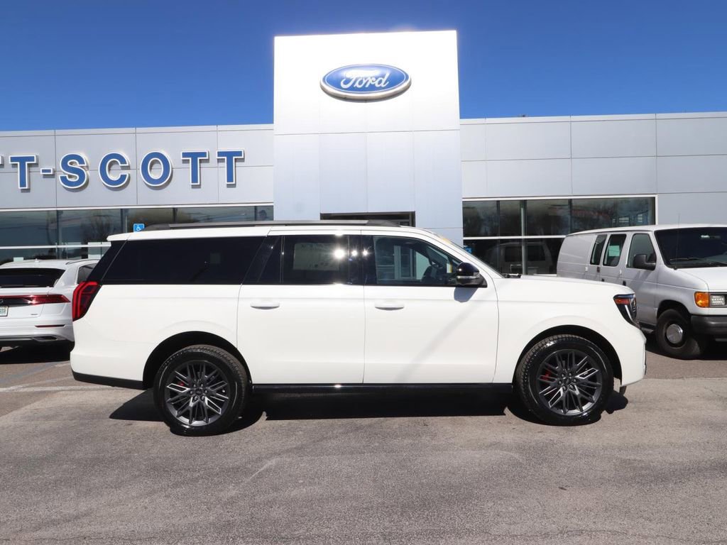New 2025 Ford Expedition Max Platinum w/ Stealth Performance Package AWD/4WD image 18