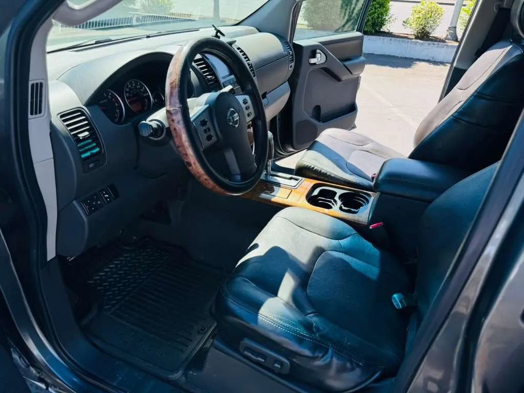 Used 2007 Nissan Pathfinder LE w/ LE Navigation Pkg AWD/4WD image 9