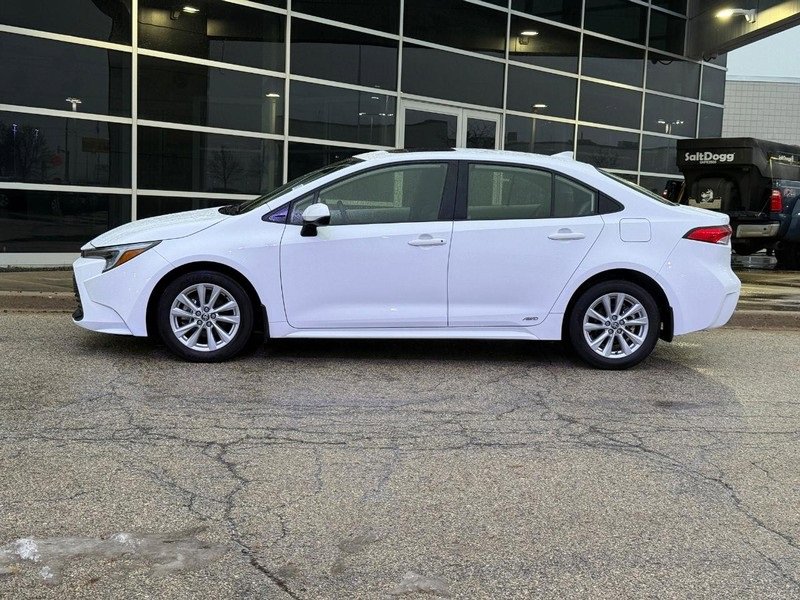 Used 2023 Toyota Corolla LE w/ LE Premium Package image 6