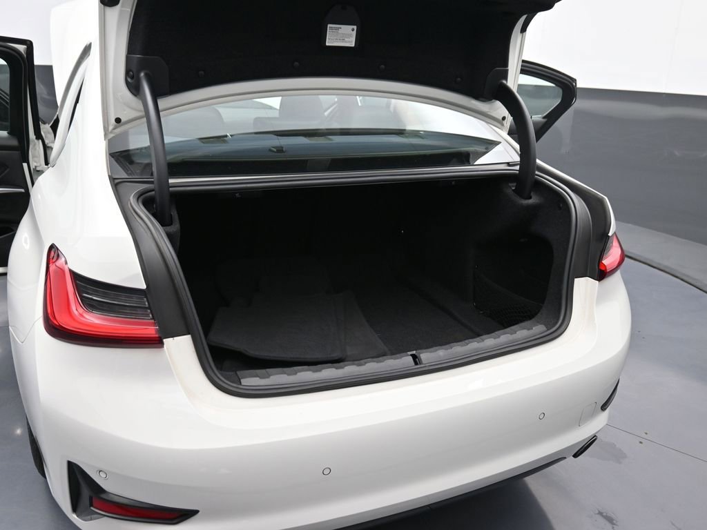 Used 2021 BMW 330i xDrive Sedan w/ Convenience Package image 17