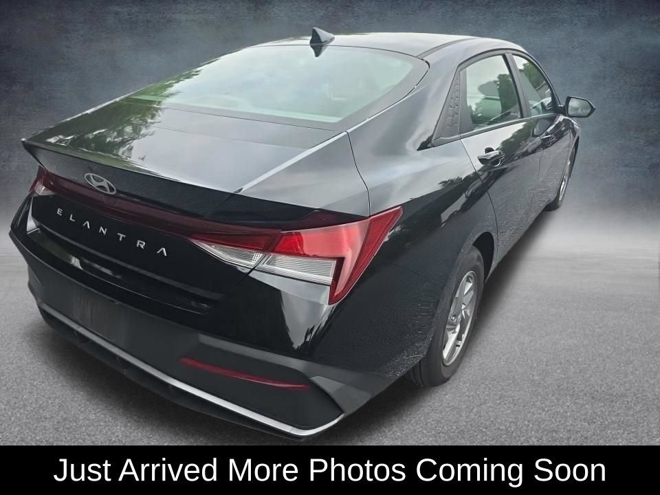 Used 2024 Hyundai Elantra SE FWD video 2