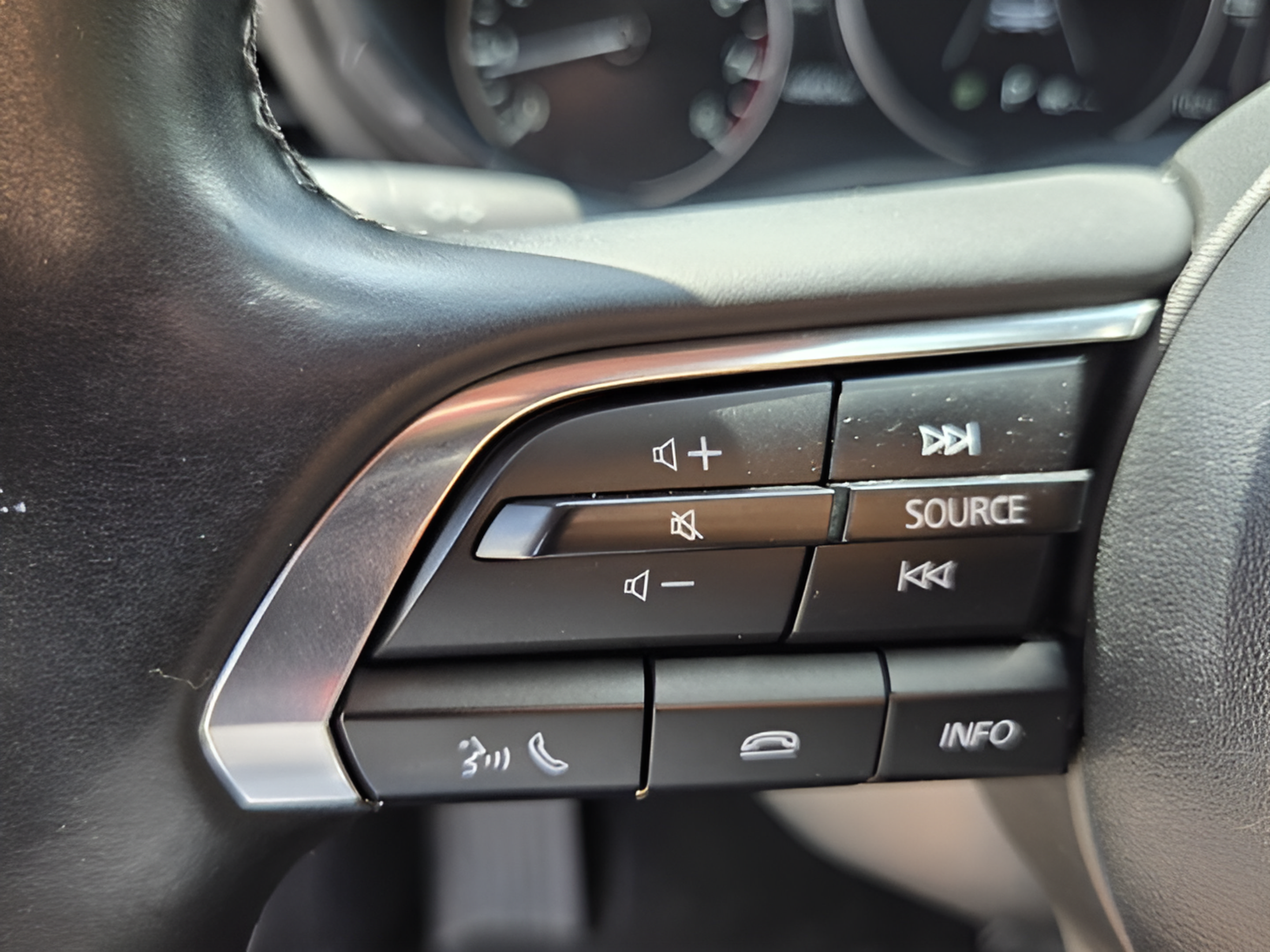 Used 2024 MAZDA MAZDA3 s FWD image 24