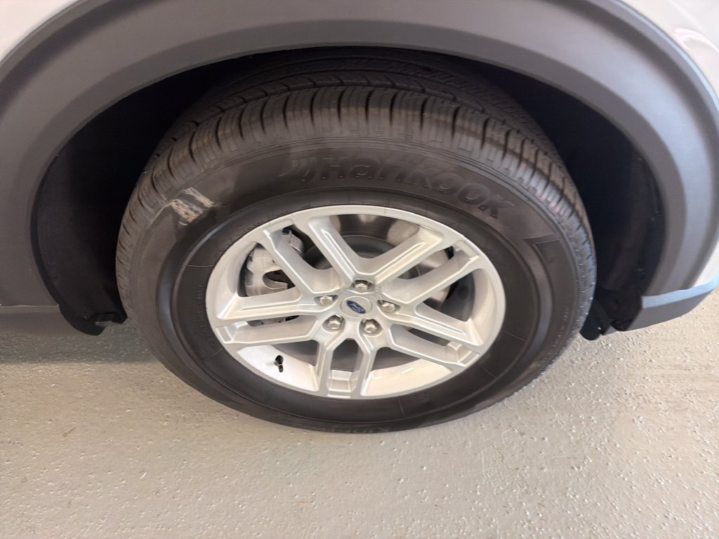 New 2027 Ford Explorer Active RWD image 5