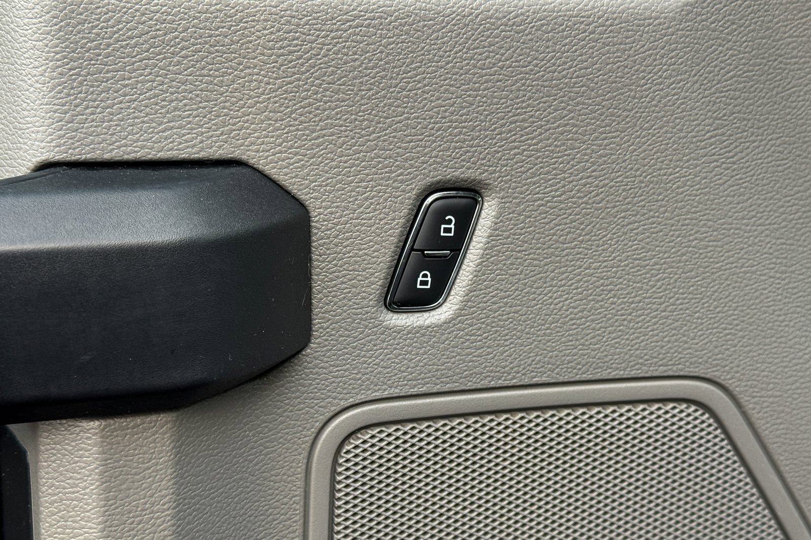 Used 2019 Ford F250 XL w/ STX Appearance Package image 15