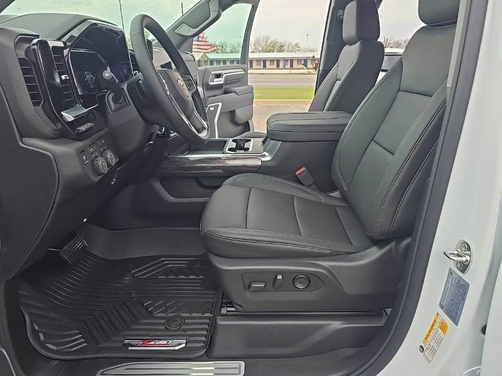 New 2026 Chevrolet Silverado 3500 LTZ w/ LTZ Premium Texas Edition image 15