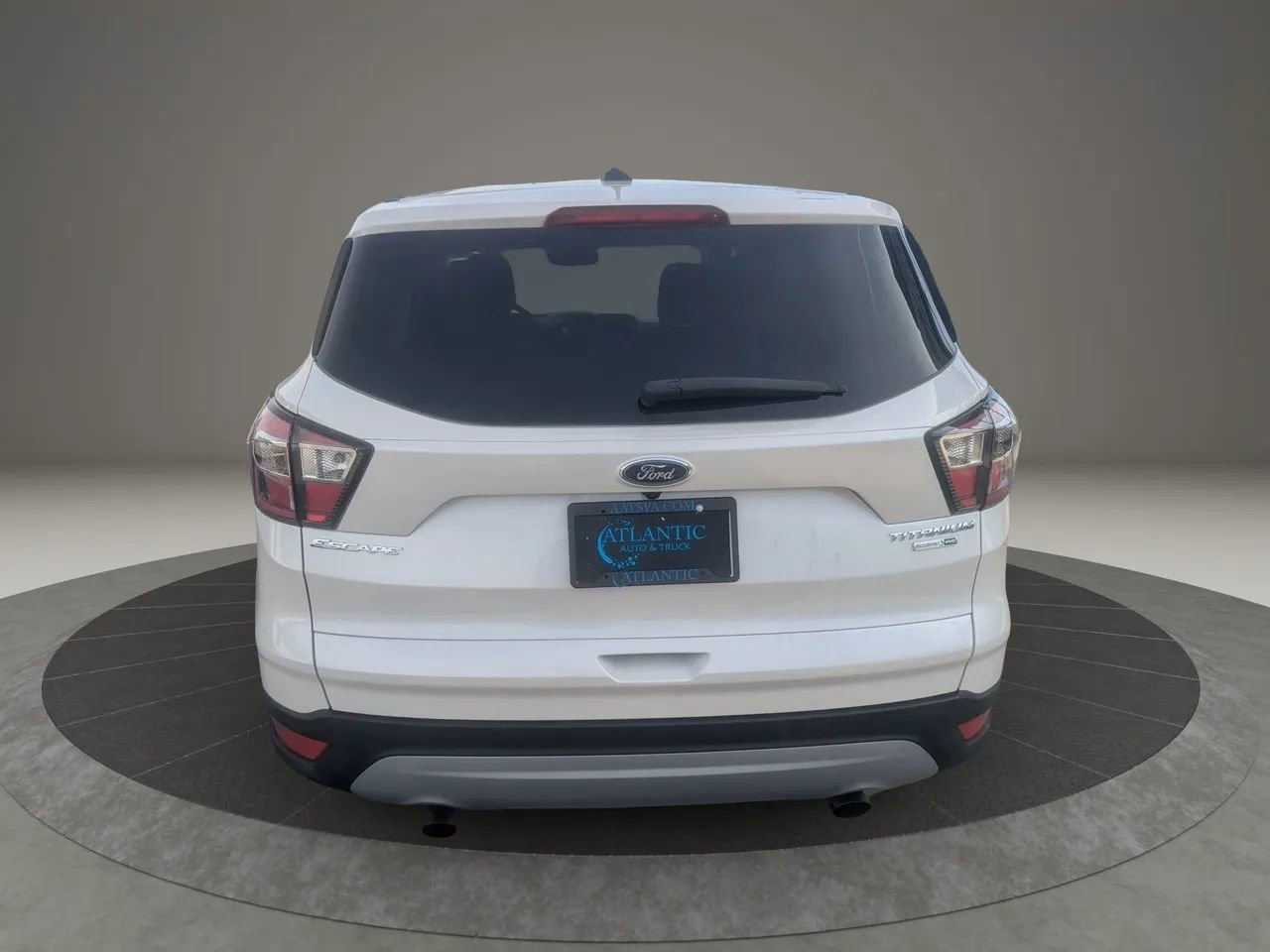 Used 2018 Ford Escape Titanium w/ Ford Safe & Smart Package AWD/4WD image 20