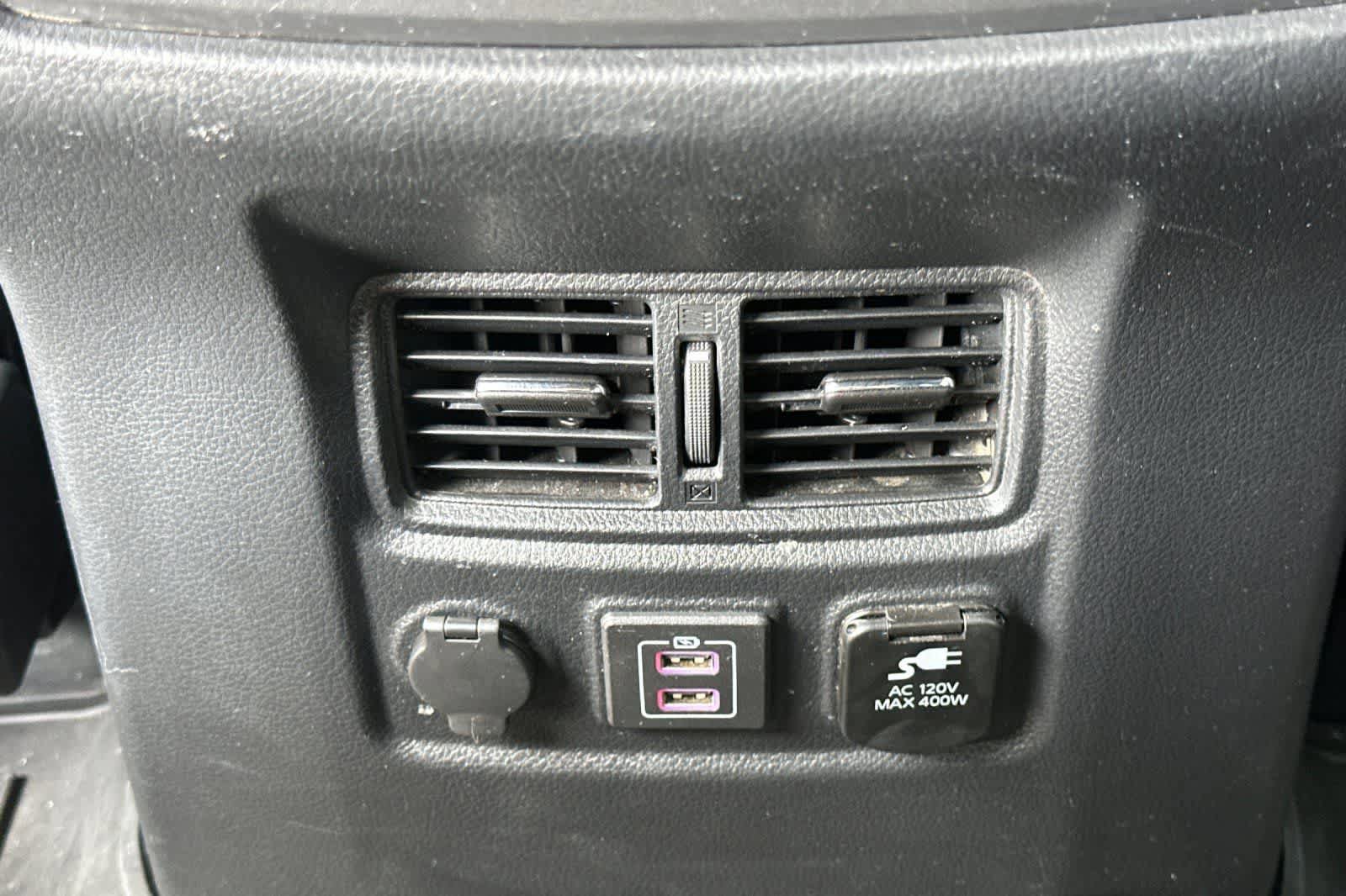 Used 2024 Nissan Titan PRO-4X w/ Pro-4x Utility Package AWD/4WD image 15