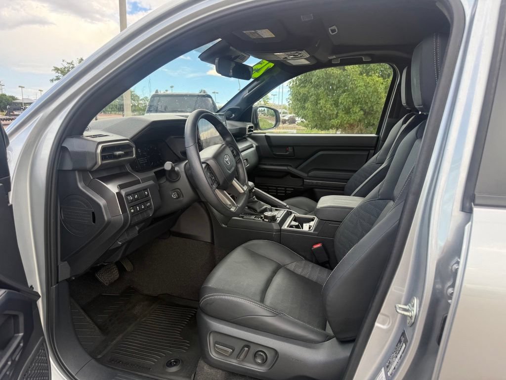 Used 2025 Toyota 4Runner TRD Off-Road Premium AWD/4WD image 10