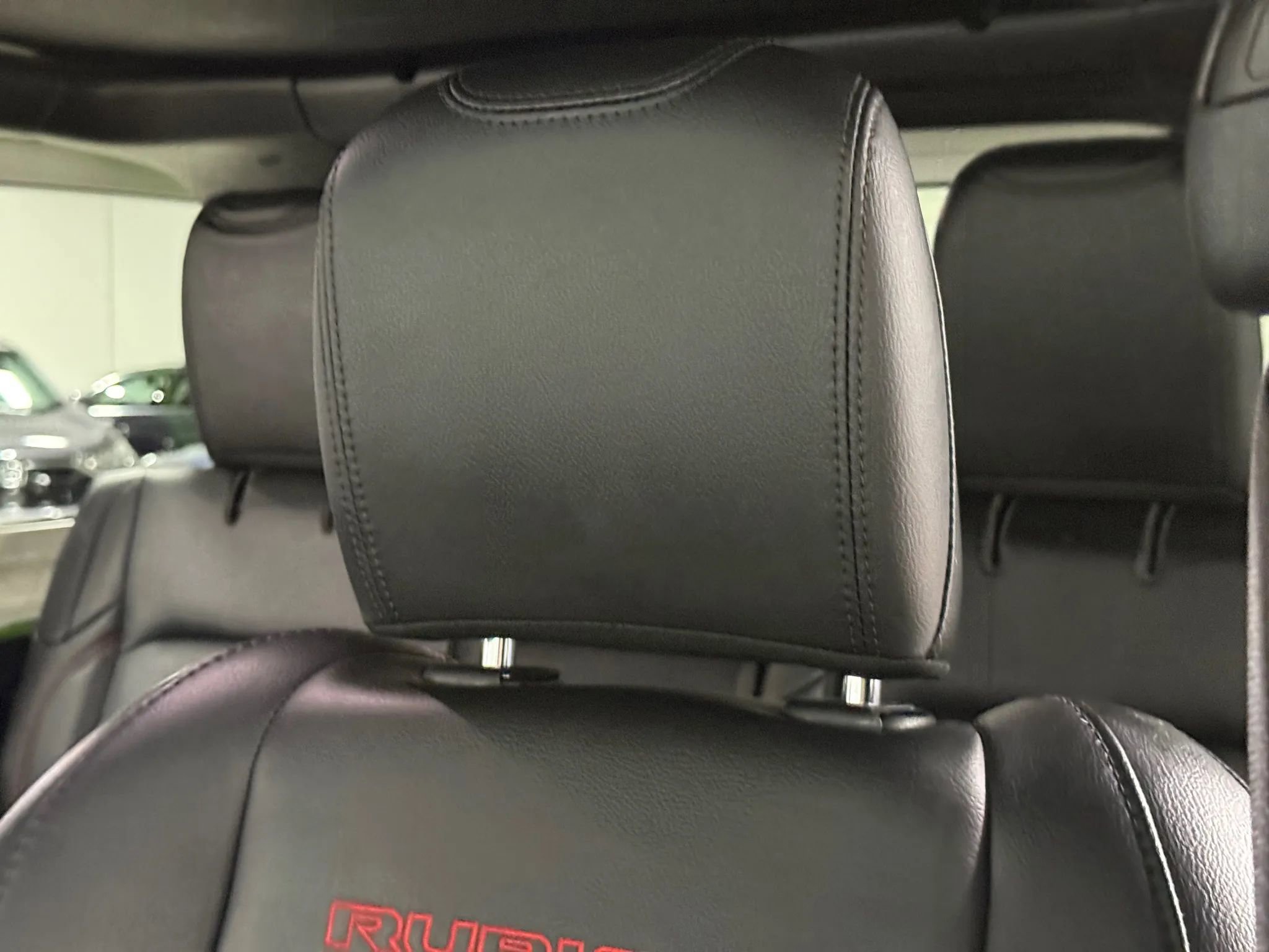 Used 2018 Jeep Wrangler Unlimited Rubicon w/ Dual Top Group image 17