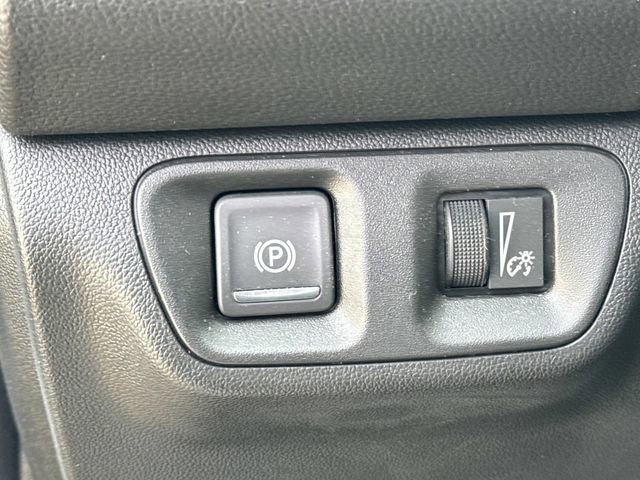 Used 2023 GMC Acadia SLT w/ Elevation Edition image 26