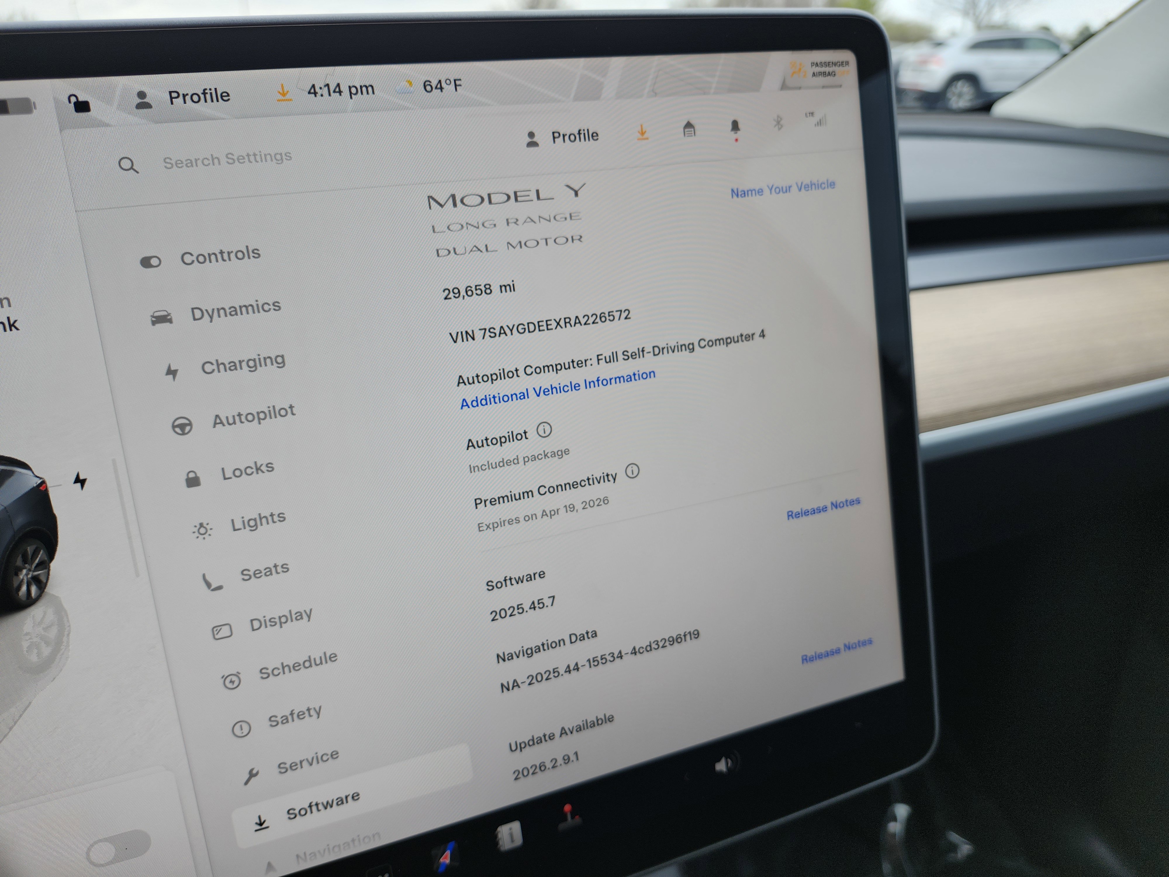 Used 2024 Tesla Model Y Long Range AWD/4WD image 32