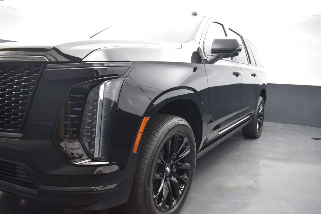 Certified 2026 Cadillac Escalade ESV Sport w/ LPO, ONYX Package AWD/4WD image 37