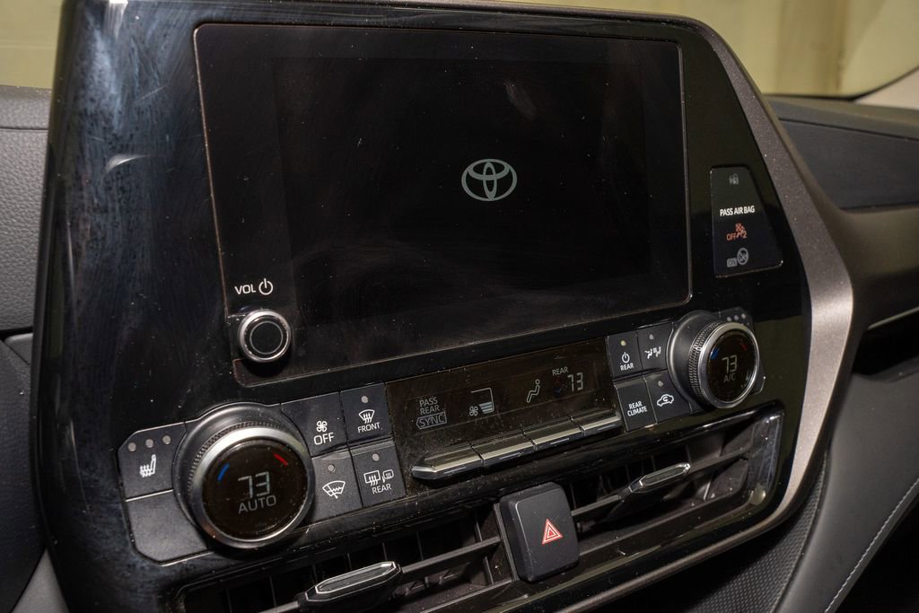 Certified 2024 Toyota Highlander XLE image 15