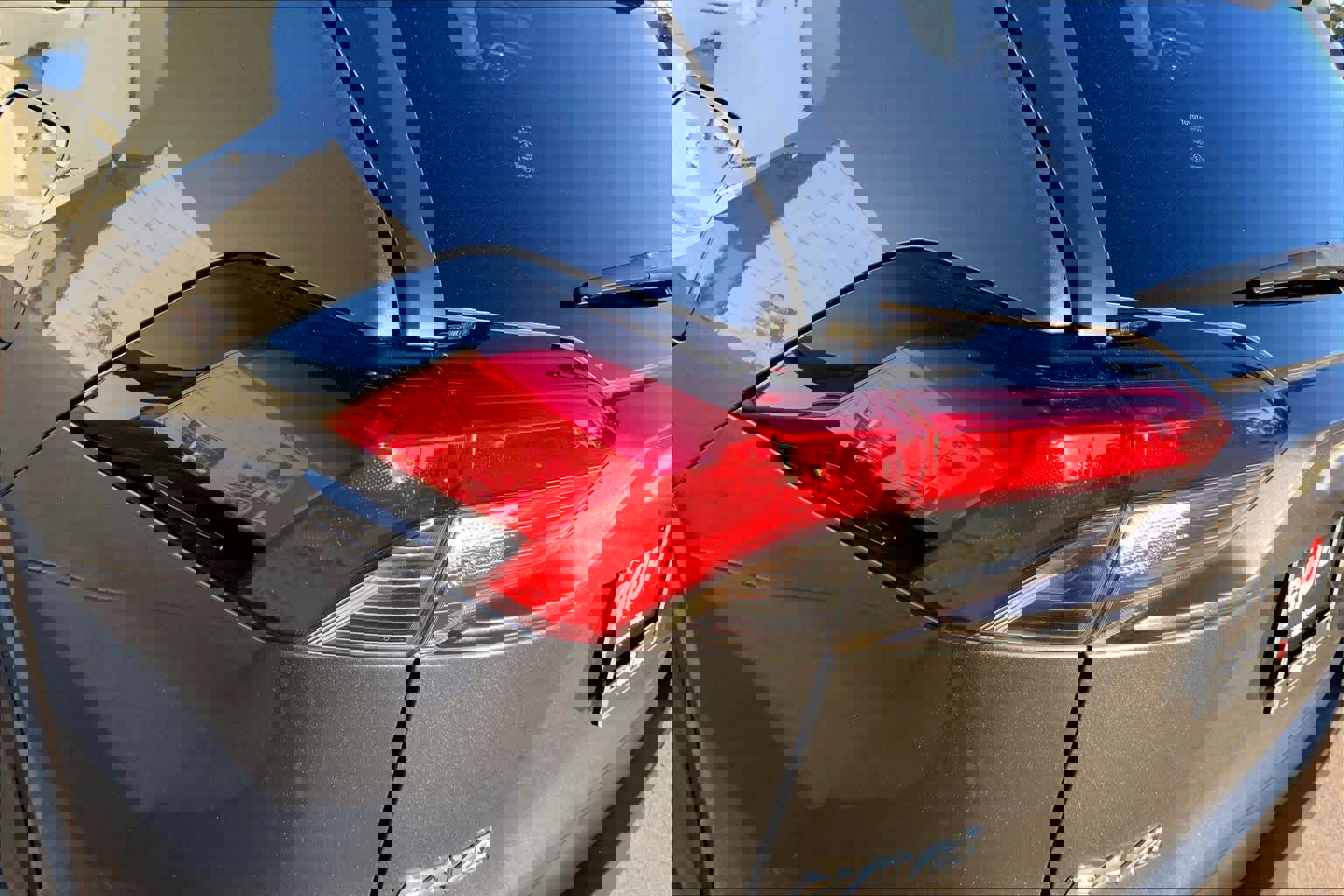 Used 2019 Toyota RAV4 XLE Premium image 22