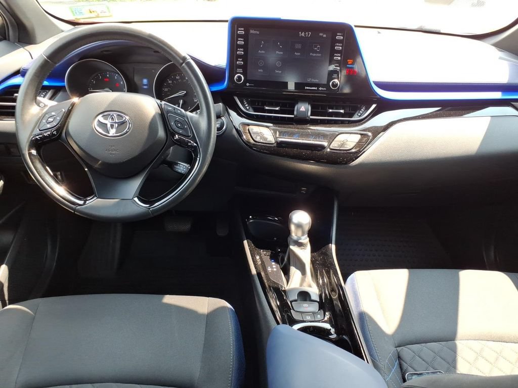 Used 2020 Toyota C-HR XLE FWD image 14