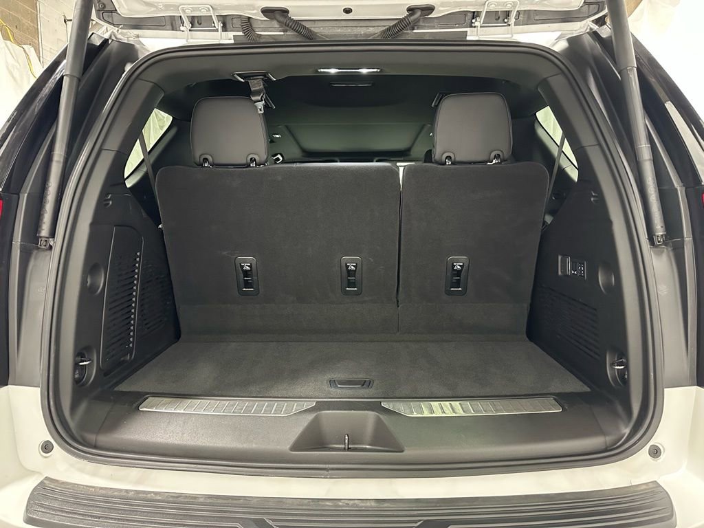 Used 2025 GMC Yukon Denali w/ Sun & Power Step Package image 45