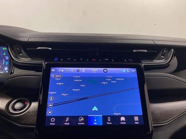 Used 2022 Jeep Grand Cherokee Overland w/ Luxury Tech Group IV image 14