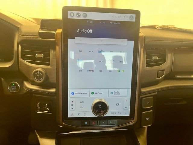 New 2023 Ford F150 Lightning Lariat w/ Equipment Group 511A High image 27