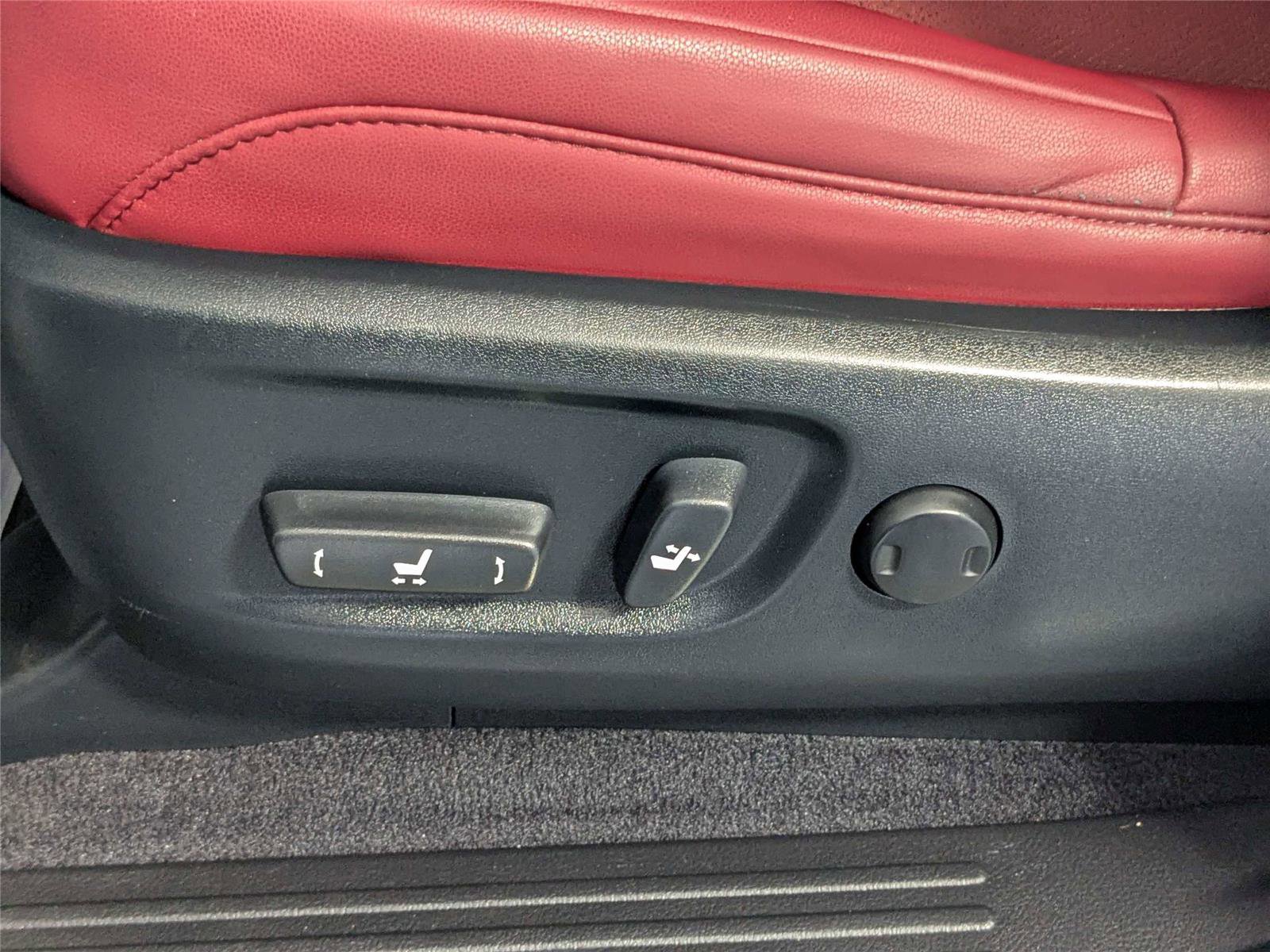 Used 2023 Lexus GX 460 Premium w/ Premium Package image 11