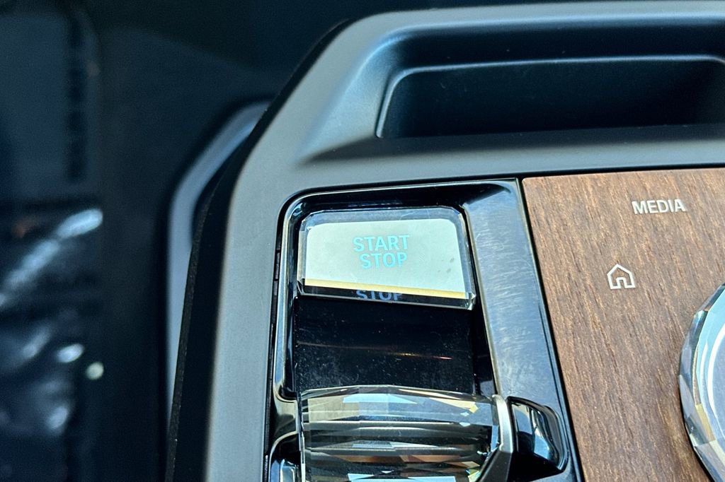 Used 2023 BMW iX M60 image 26