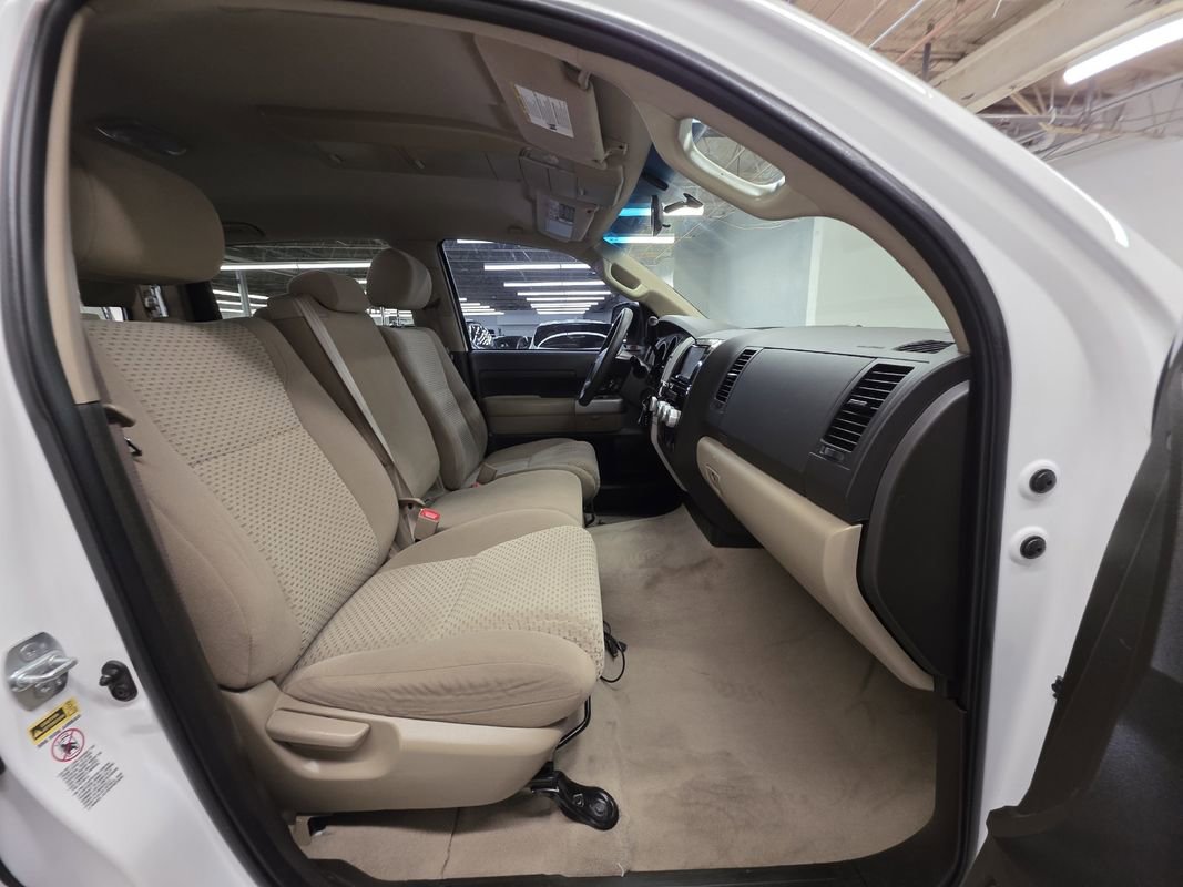 Used 2009 Toyota Tundra 4x4 CrewMax image 10