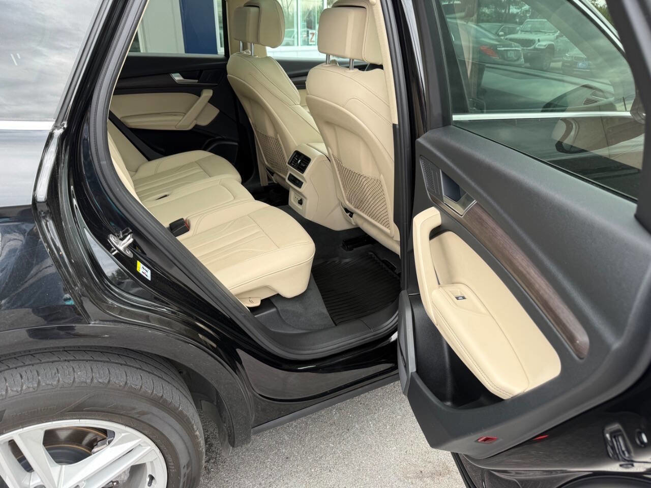 Used 2023 Audi Q5 e Premium Plus w/ Premium Plus Package AWD/4WD image 11