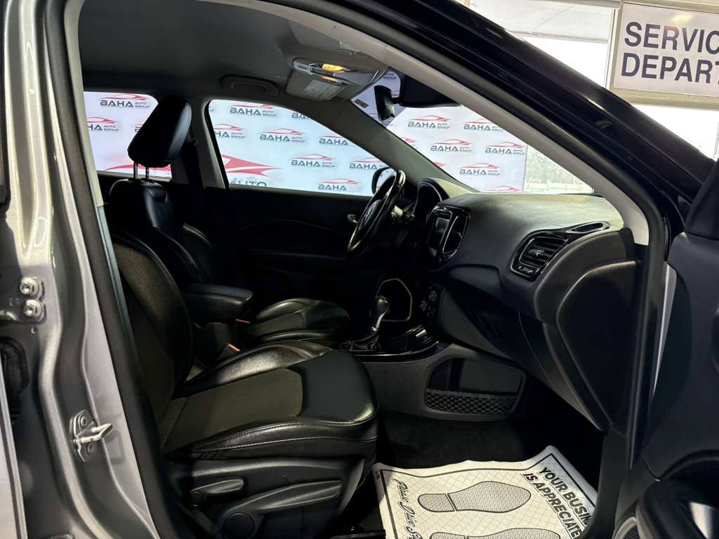 Used 2019 Jeep Compass Latitude FWD image 49