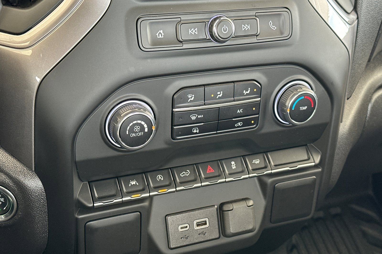 Used 2025 Chevrolet Silverado 1500 W/T image 18