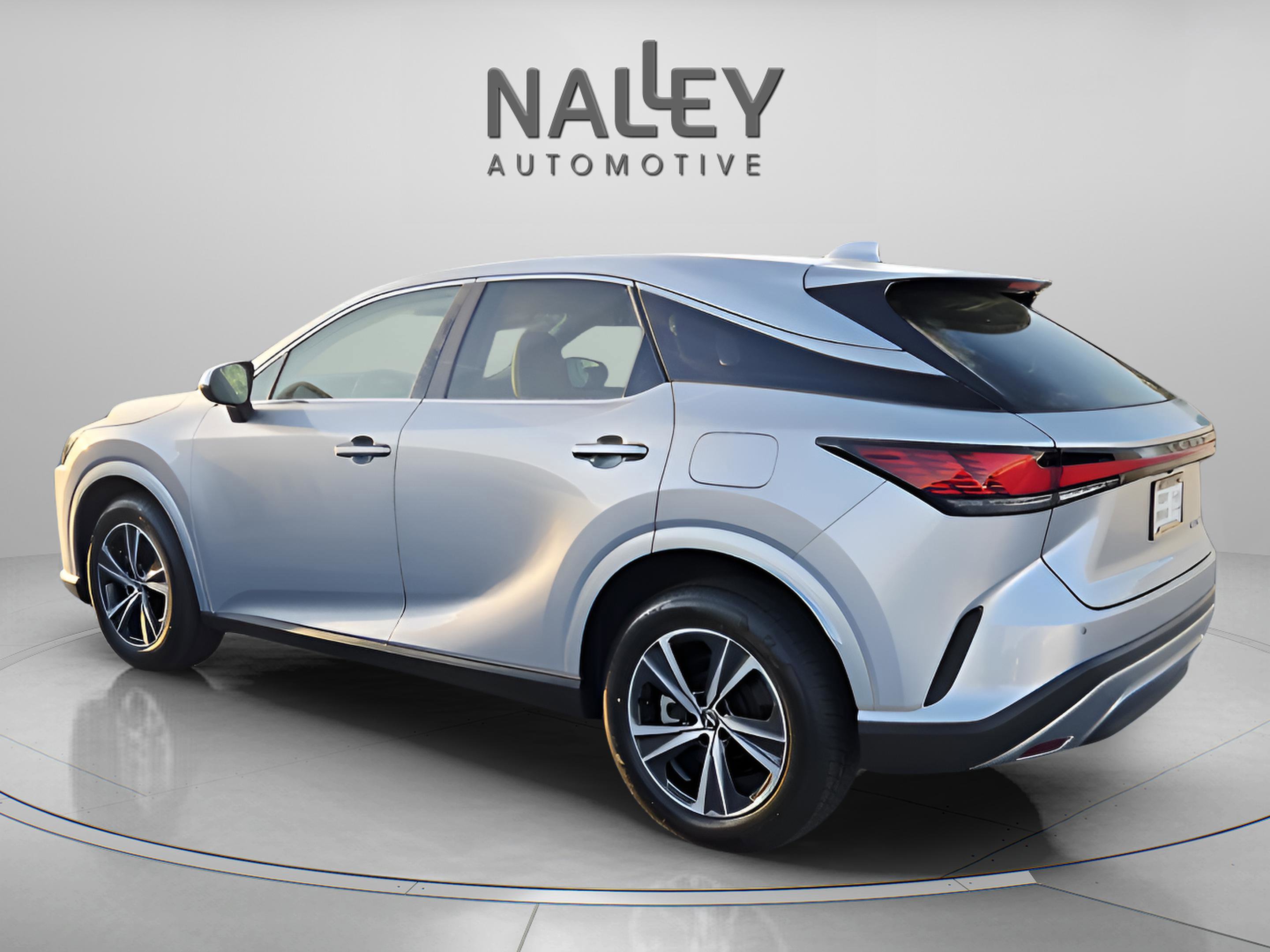 Used 2024 Lexus RX 350 FWD w/ Technology Package image 2