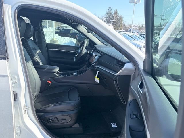 New 2026 Jeep Grand Cherokee Limited w/ Luxury Tech Group II AWD/4WD image 28