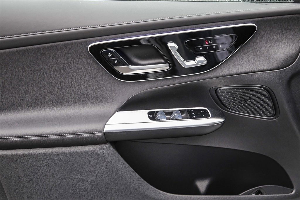 Used 2024 Mercedes-Benz GLC 43 AMG 4MATIC image 26