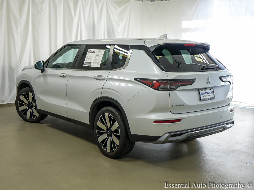 Used 2025 Mitsubishi Outlander SE AWD/4WD image 8