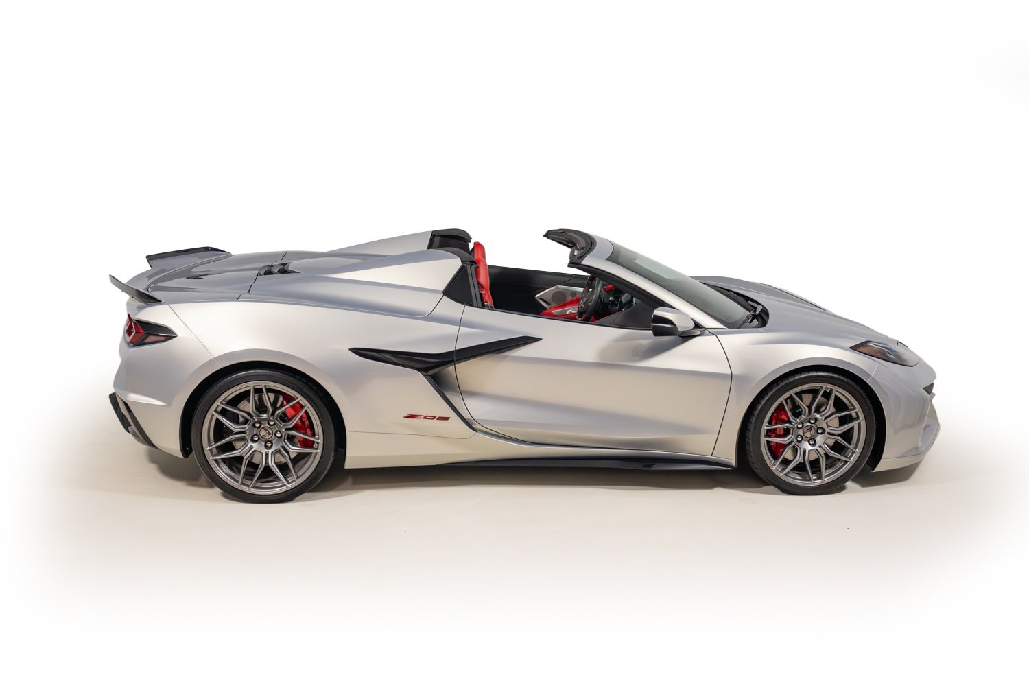 Used 2024 Chevrolet Corvette Z06 RWD image 8