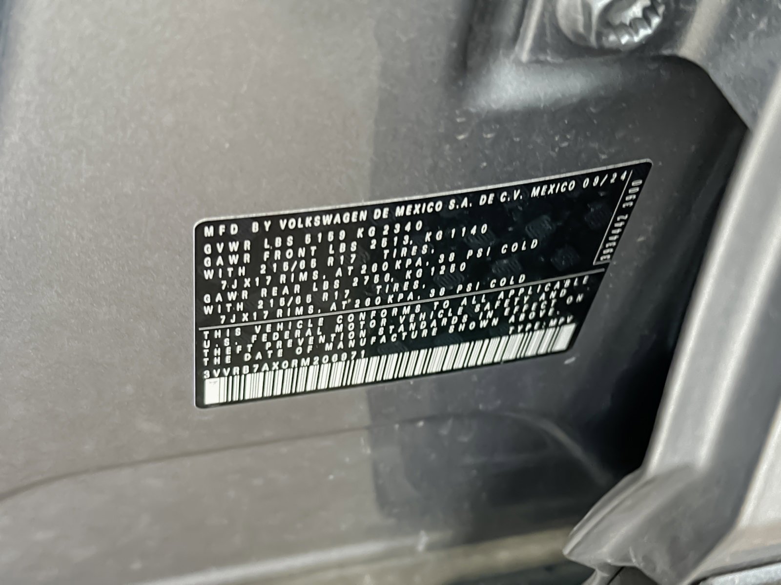 Used 2024 Volkswagen Tiguan S image 30