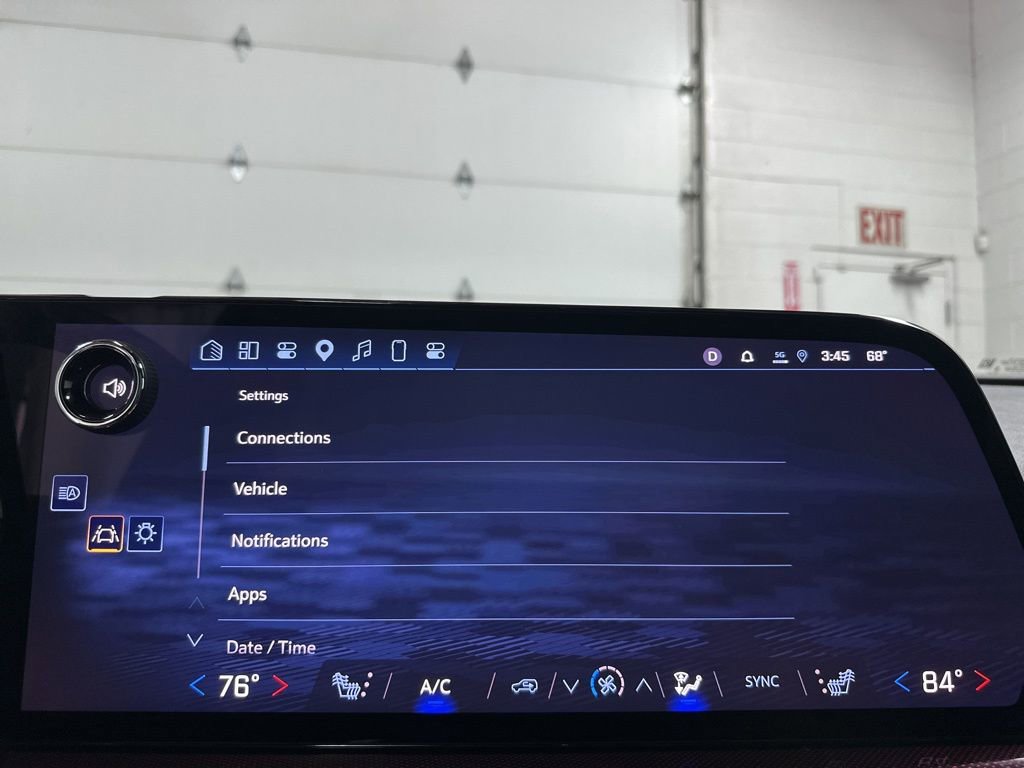 Used 2025 Chevrolet Traverse Z71 w/ Enhanced Driving Package image 36