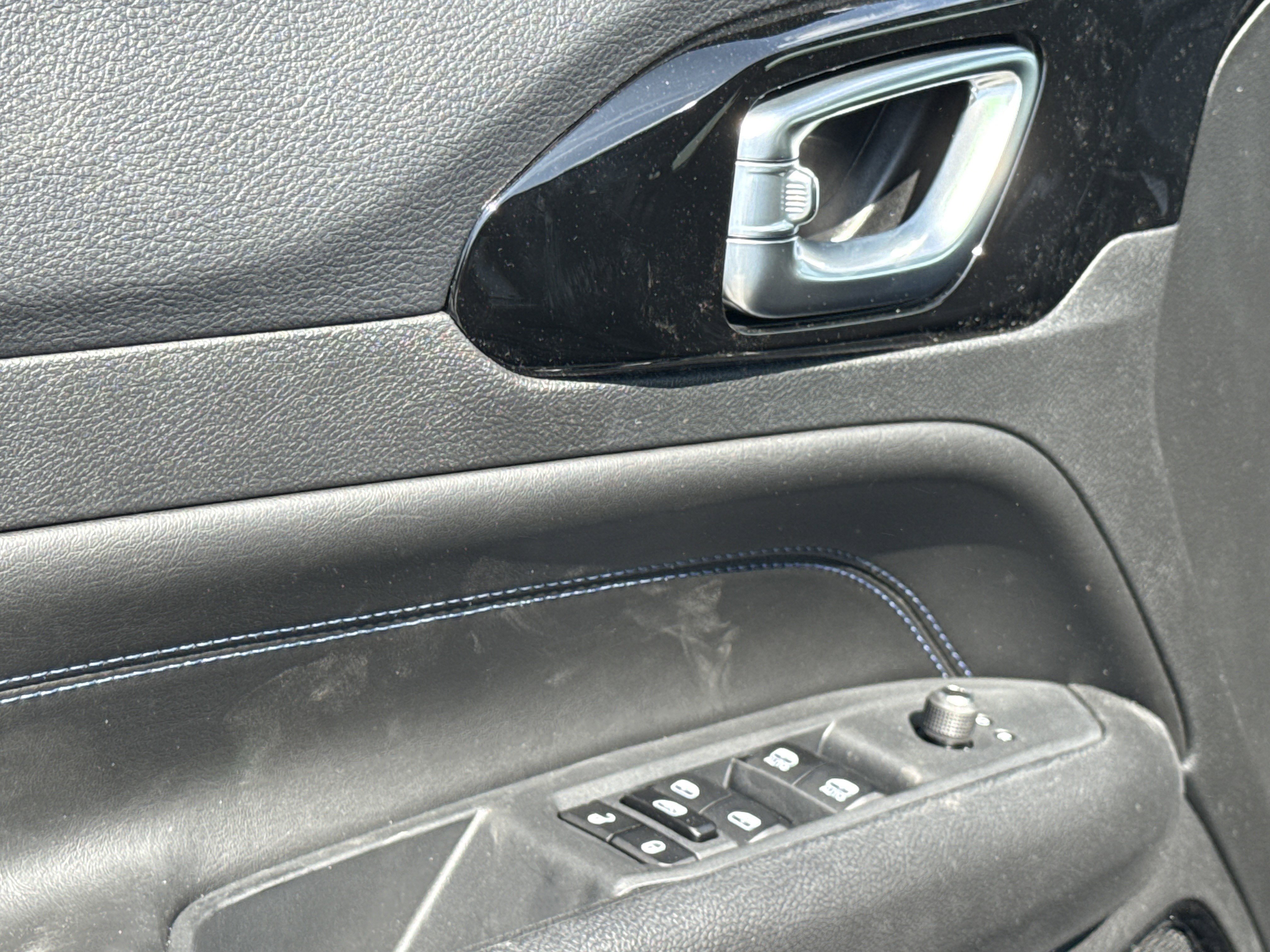 New 2026 Jeep Compass Latitude image 13