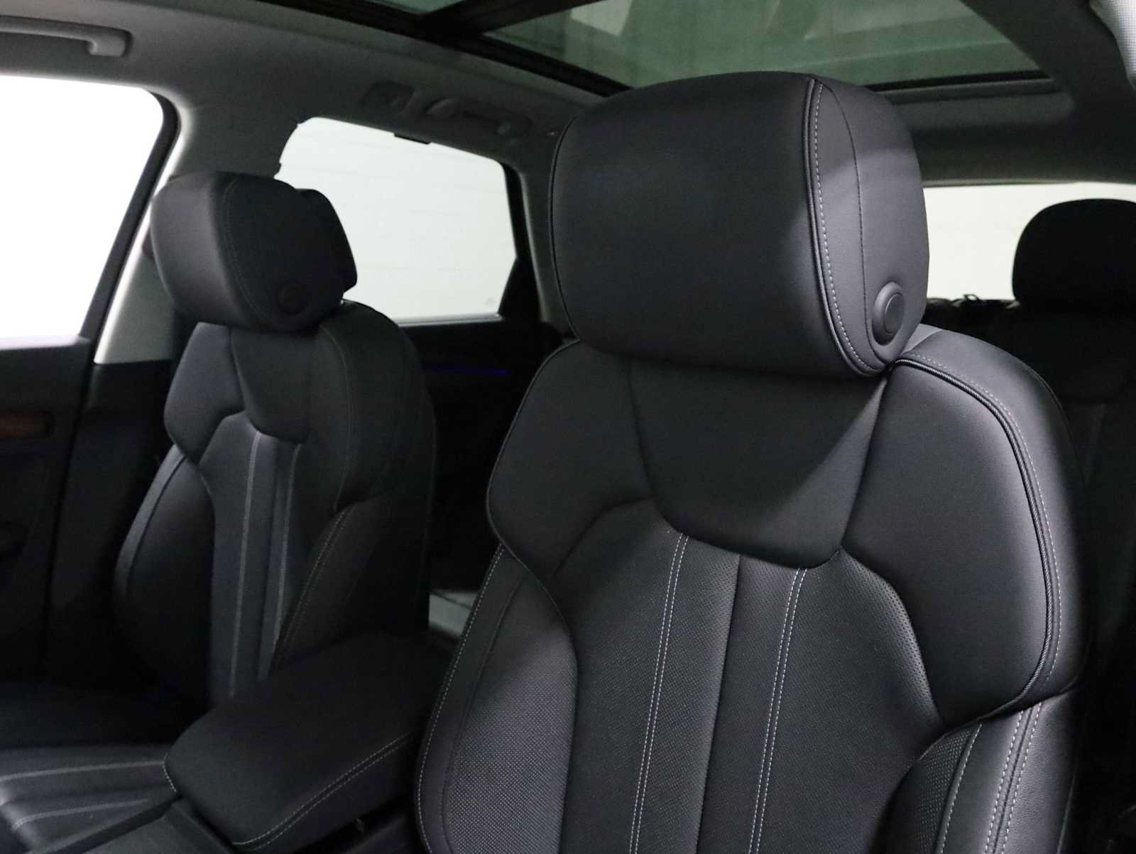 Used 2021 Audi Q5 Prestige w/ Prestige Package AWD/4WD image 18