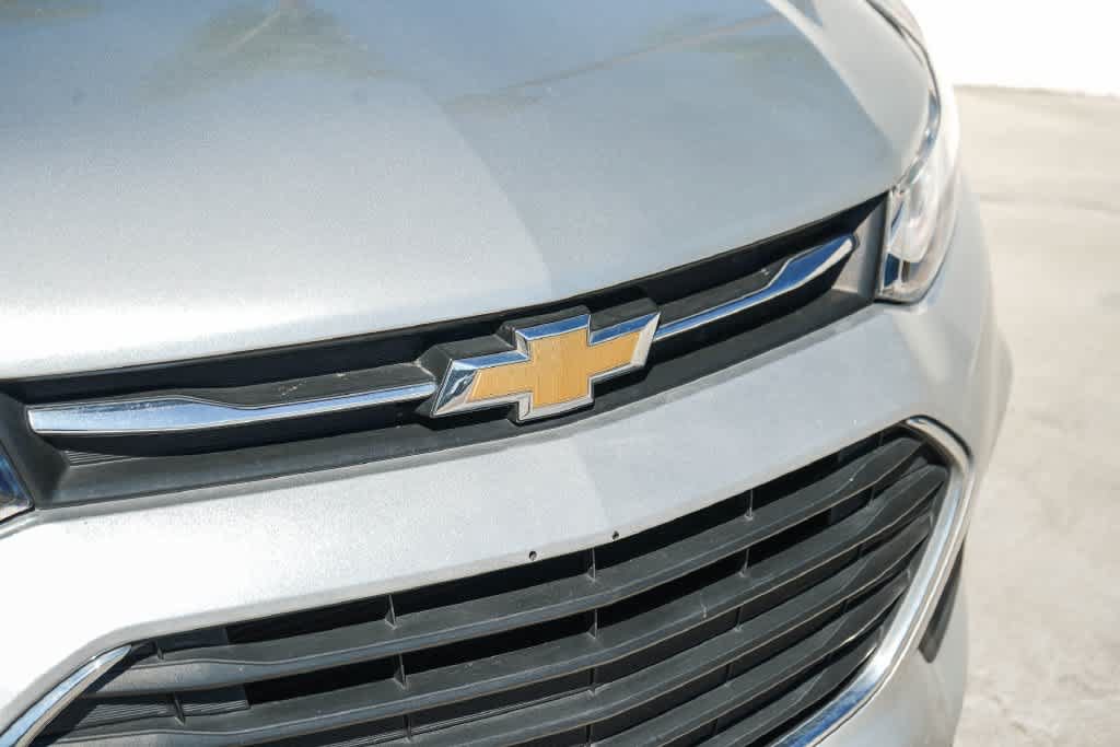 Used 2019 Chevrolet Trax LT w/ LT Convenience Package FWD image 5